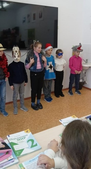 Пришли Святки, запевай Колядки!.